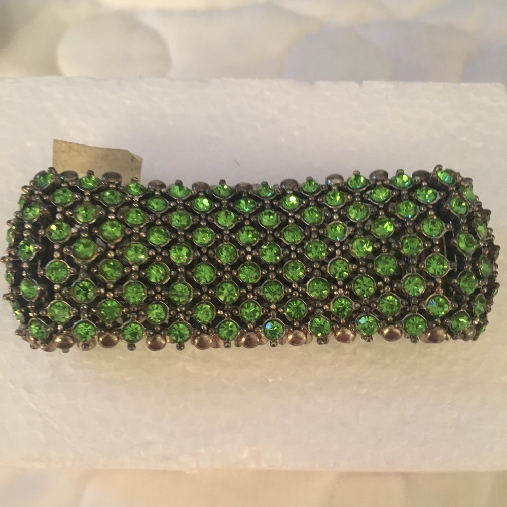 🆕Beautiful Green Rhinestone Stretch bracelet - Picture 3 of 3